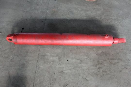 點(diǎn)擊查看詳細(xì)信息<br>標(biāo)題：轉(zhuǎn)載機(jī)60T推拉移油缸 閱讀次數(shù)：2194